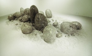 Kyôko Kumai Temps 2011 Fil d’acier inoxydable 100 x 300 x 300 cm Photo : Mareo Suemasa